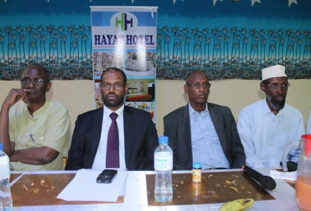 Supporters of PM Abdiweli defend the independence of the cabinet and call stop of intervention