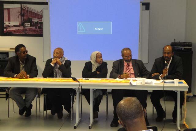 Midig ka bilow:- Abdishakur Tarax,Dr,Ali Sheikh,Shamso Xasa,Prof,Abdi Farah iyo Prof,Omar Shire.